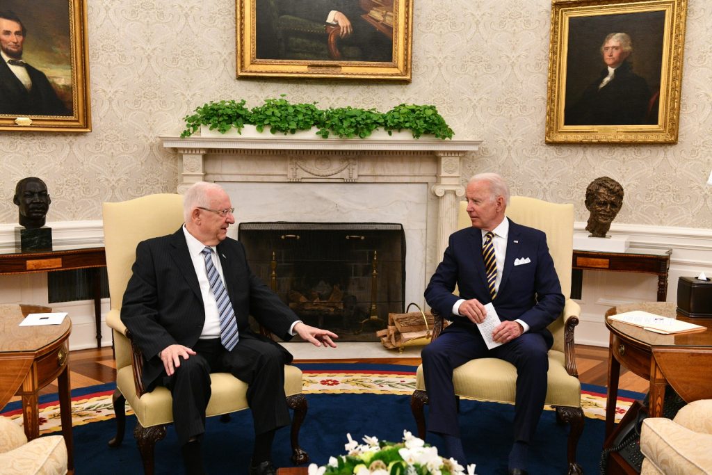 ביידן לריבלין: לאיראן לא יהיה נשק גרעיני במשמרת שלי