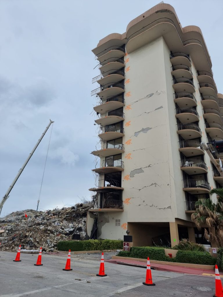 תיעוד ממיאמי: ממשיכים בניסיונות החילוץ