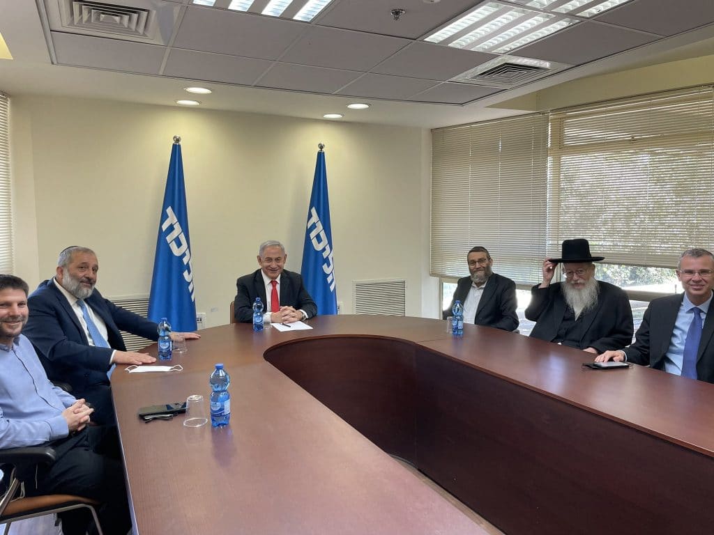 פגישת החפיפה בין נתניהו לבנט: 20 דק' בלבד