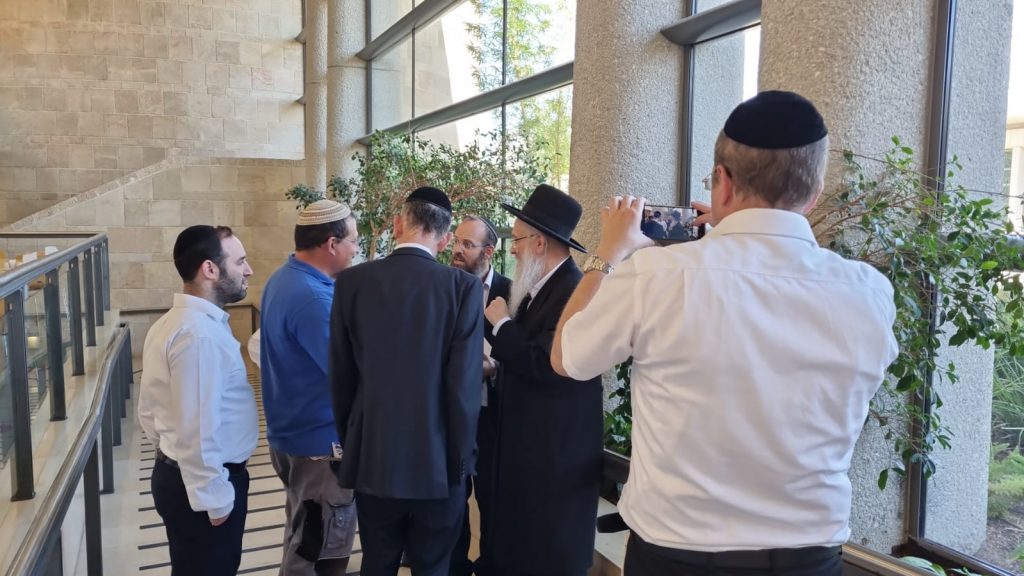 לקראת שנת השמיטה: הגר"י אפרתי פגש את הגננים בכנסת