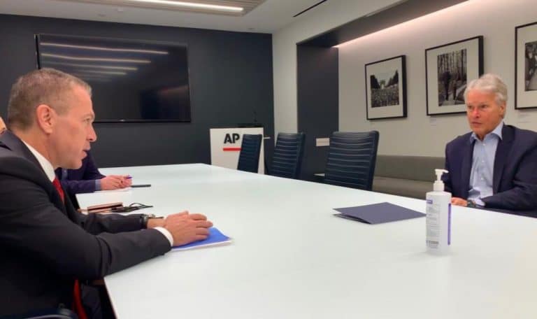 גלעד ארדן במשרדי AP: "מהבניין שלכם בעזה ניסו לשבש את כיפת ברזל"