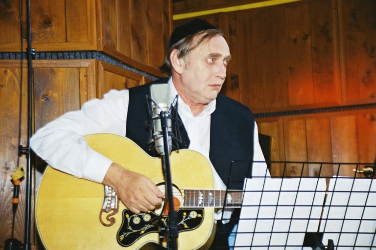 קן ברג'ס בהקלטות לאלבומו השני בגל קול // צילום - נתן איבגי