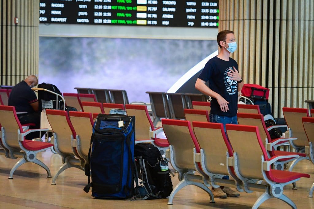 התפשטות האומיקרון: תו ירוק בקניונים, לא מחוסנים יוגבלו