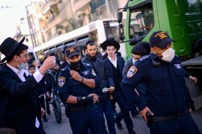 השר בן גביר שוקל להדיח לצמיתות את מפקד תחנת בני ברק