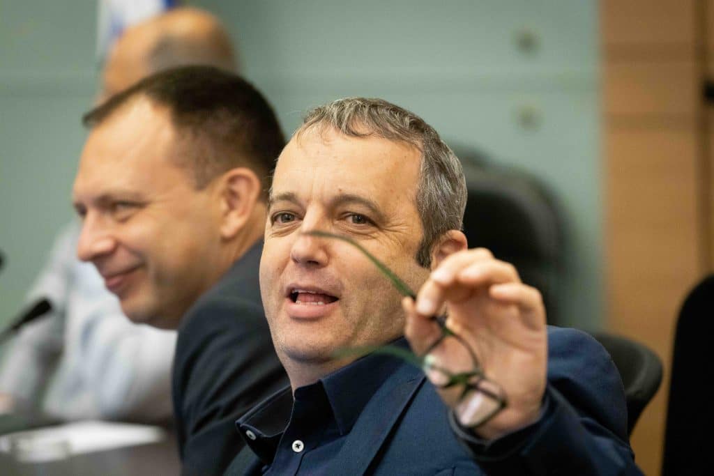 פיזור הכנסת יידחה? זה מה שמתכנן ניר אורבך לעשות