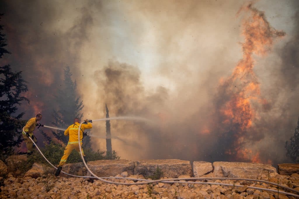 שריפת ענק בהרי ירושלים: תושבי 6 יישובים פונו