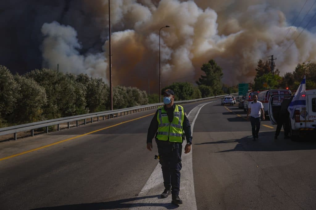 שריפת ענק בהרי ירושלים: תושבי 6 יישובים פונו