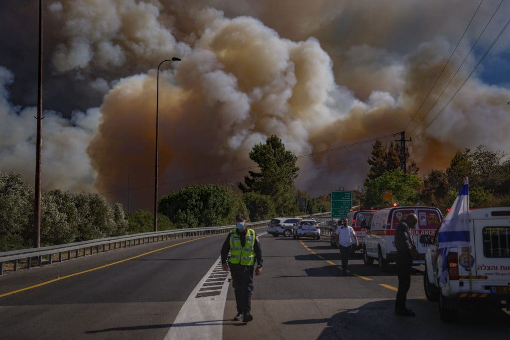שריפת ענק בהרי ירושלים: תושבי 6 יישובים פונו