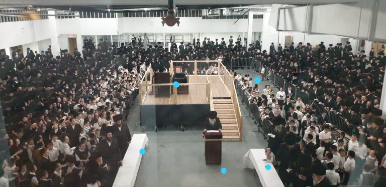 האדמו"ר מגור מגיע לשמחת העליה לתורה לנכדתו בבורו פארק