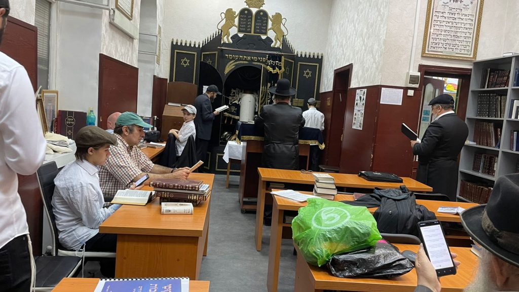 אל הרינה ואל התפילה: מעמד הסליחות המרגש במולדובה