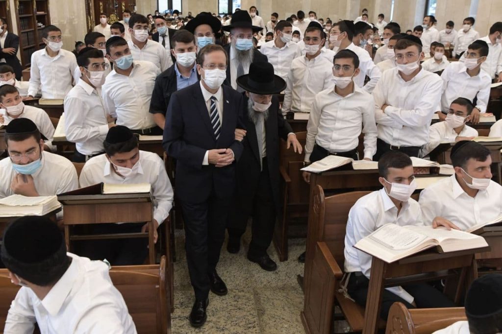 נשיא המדינה פתח את שנת הלימודים וביקר בבתי גדולי ישראל
