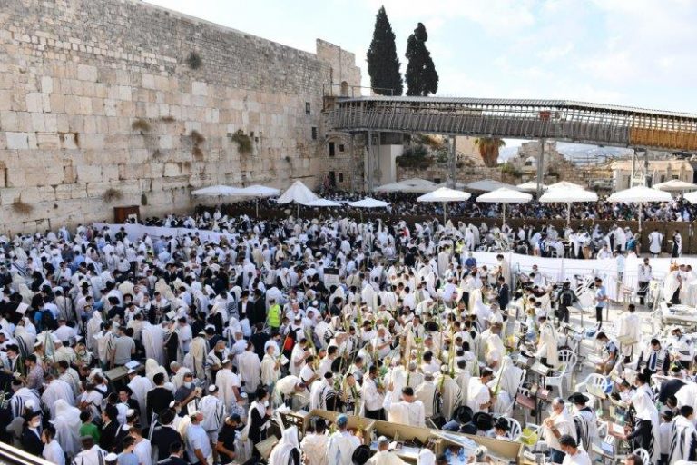 משה ליאון הורה על הפסקת העבודות בעיר במהלך החגים
