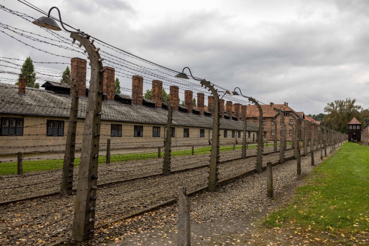 "הכומר היהודי" - שנמסר בילדותו מגולל את סיפורו "הכומר היהודי" - שנמסר בילדותו מגולל את סיפורו