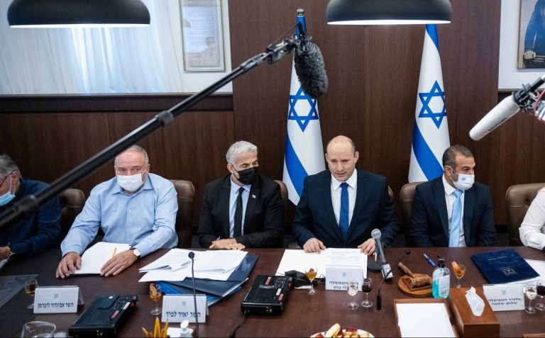 בנט ליברמן לפיד ממשלה