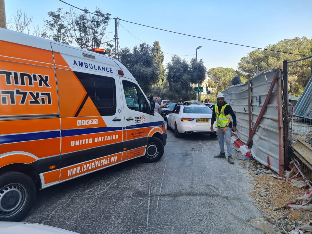 רכבו של יו"ר האופזיציה נתניהו התנגש במונית