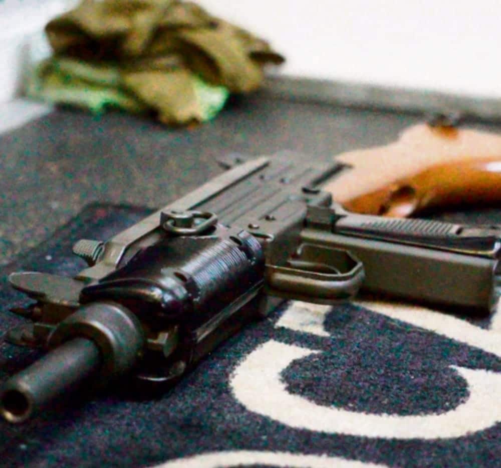 אחראי הנשקייה הוותיק מספר על אוסף כלי הנשק של רבין