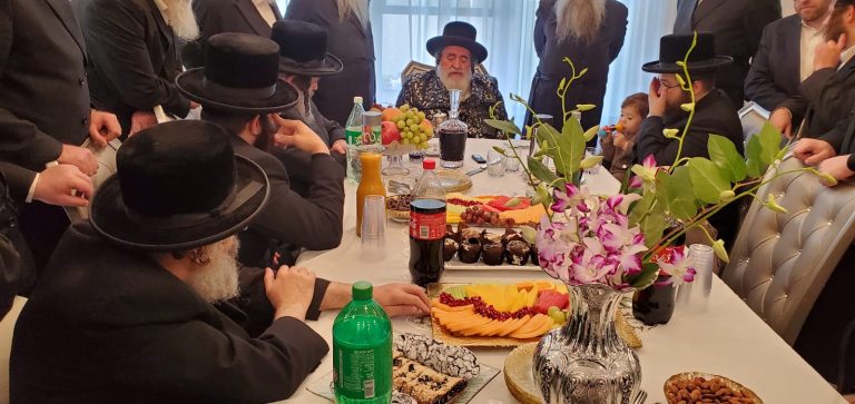 האדמו"ר מויז'ניץ בביקור בלייקווד