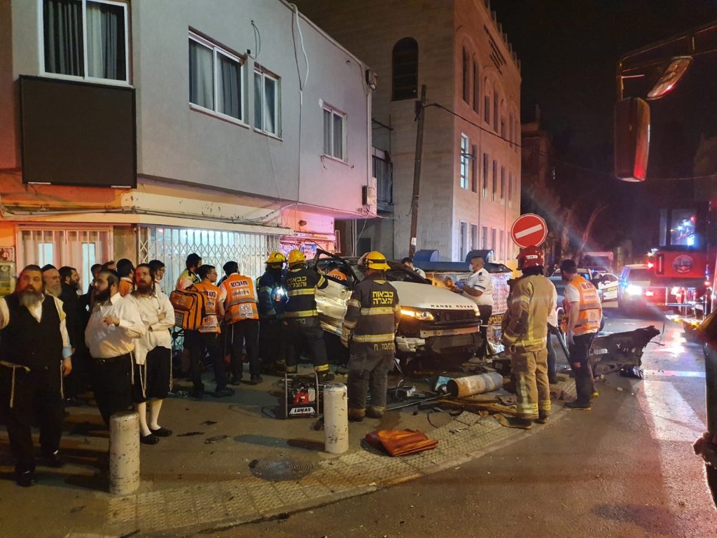 בשכונה החרדית בחיפה: שלושה פצועים בתאונת דרכים