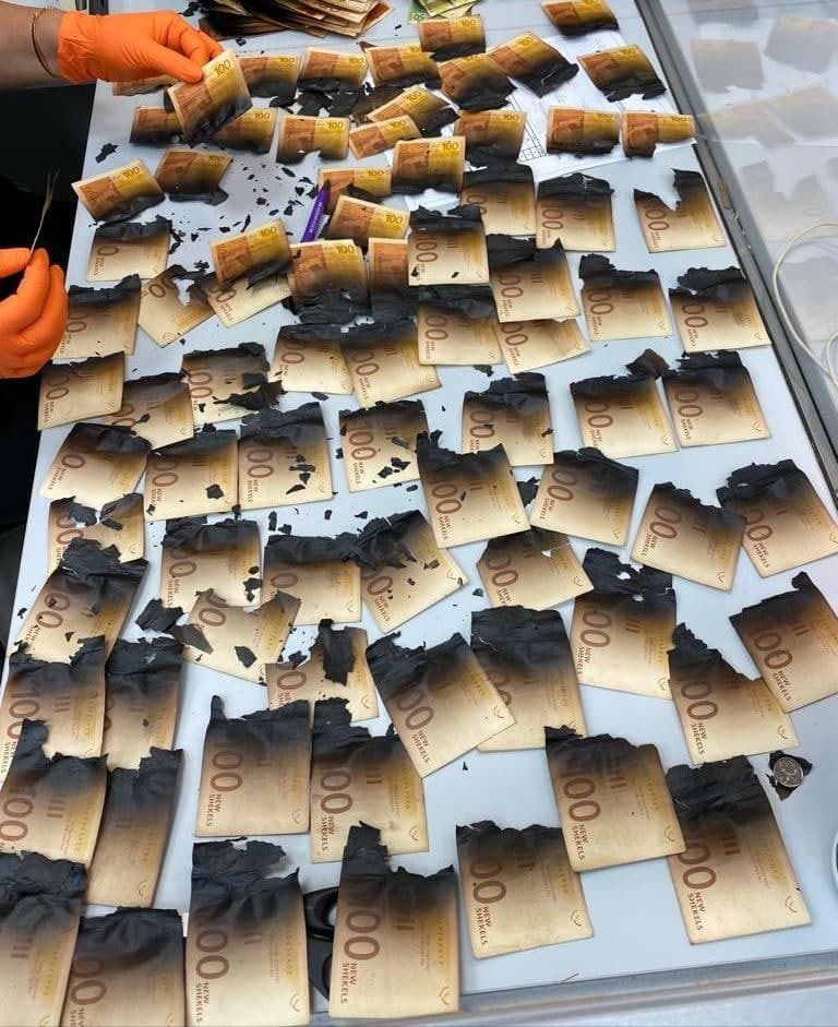 אישה שרפה את השטרות במיקרוגל וקיבלה את הכסף בחזרה מבנק ישראל