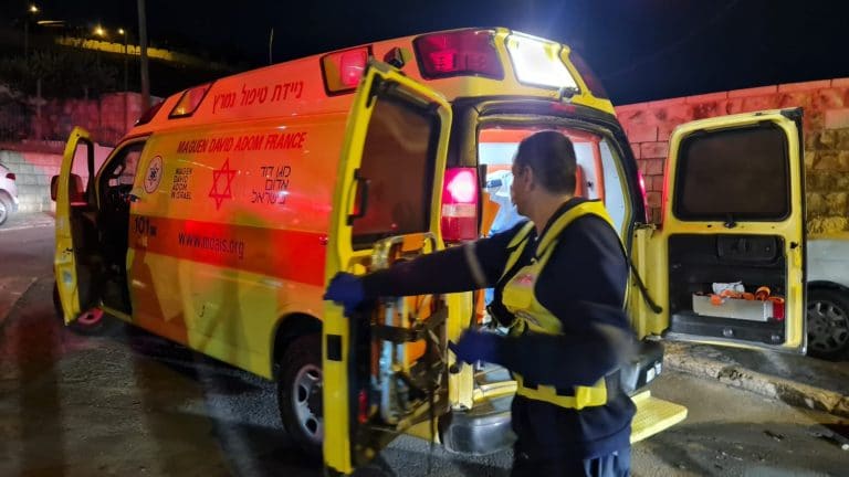 אמבולנס טיפול נמרץ מד"א