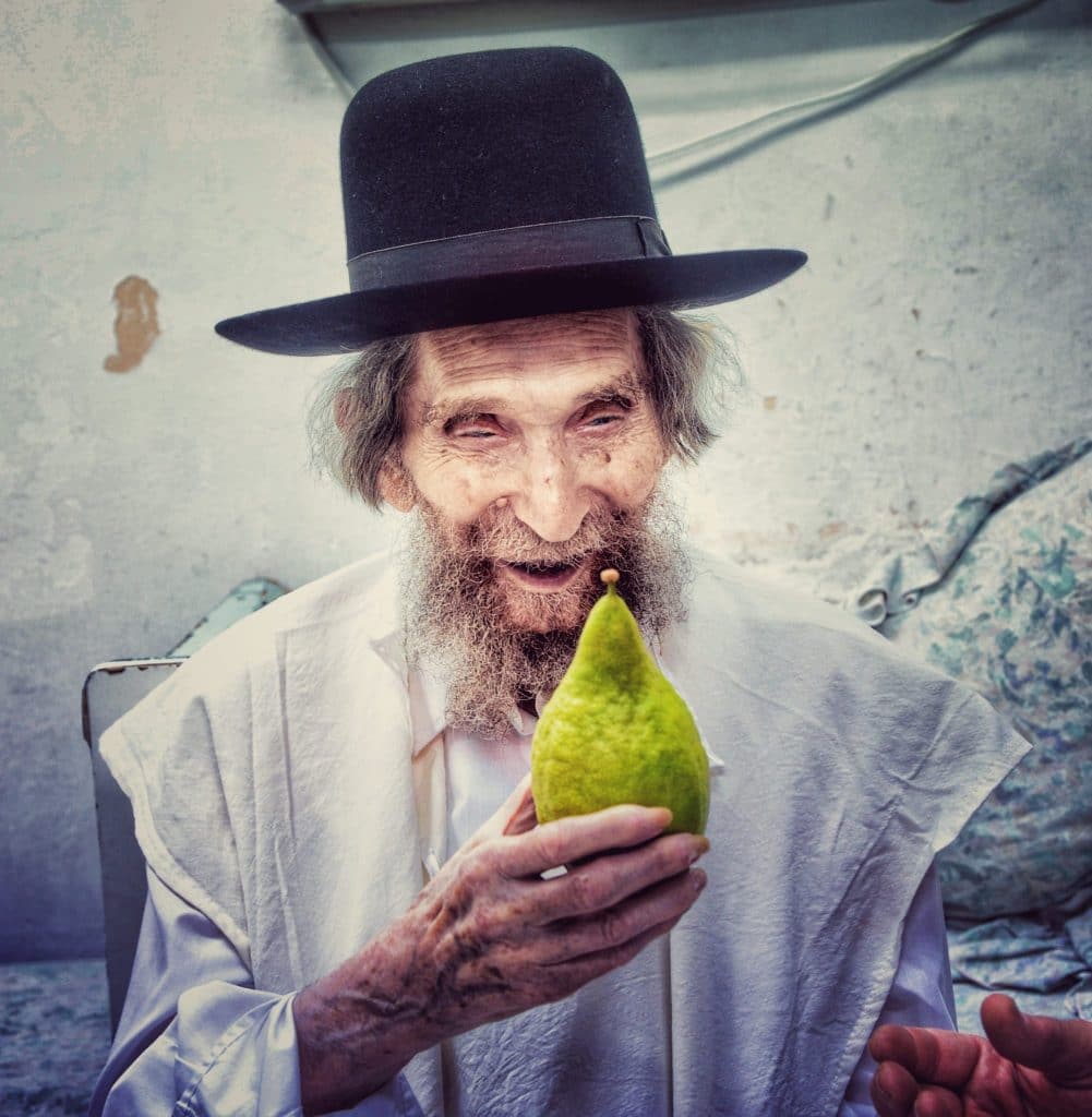 לדבר עם הילדים פוליטיקה? שו"ת החינוך עם מרן הגראי"ל זצ"ל