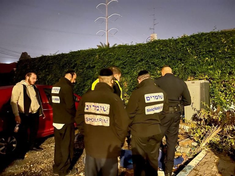 גבעת שמואל: ה'שומרים' כיתרו את הבניין ותפסו את הפורצים