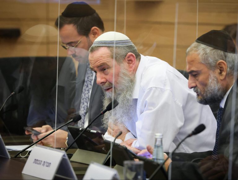 הנציגים החרדים דורשים: על המדינה לדאוג לעובדים שיינזקו מרפורמת הכשרות