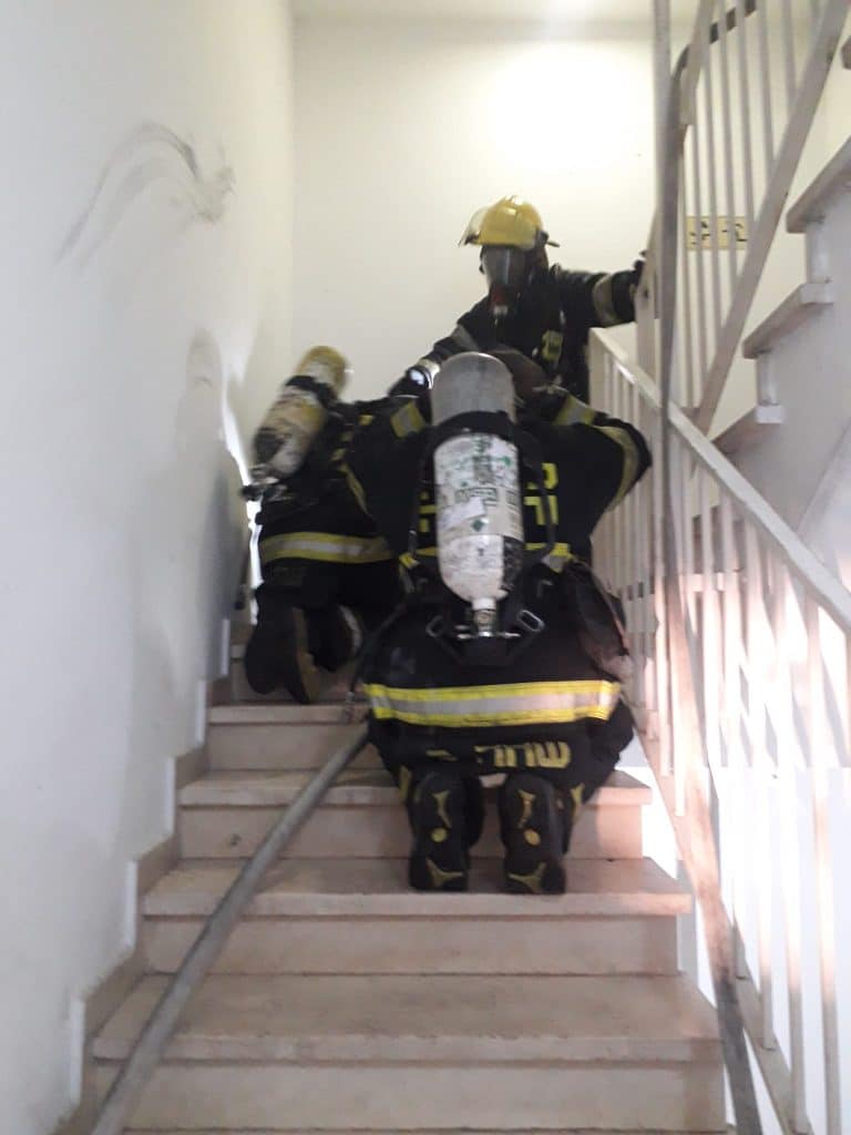 שריפה פרצה בדירה באשדוד; לוחמי האש השיגו שליטה