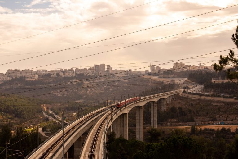 רכבת ישראל ירושלים תל אביב כניסה לעיר