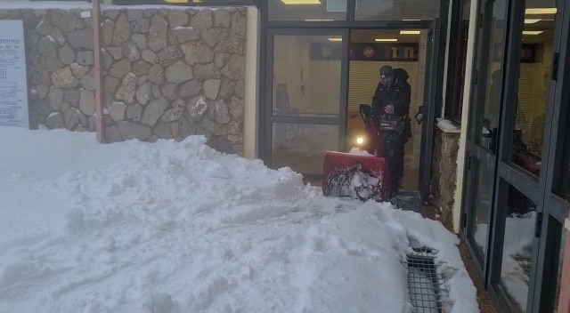 עבודות פינוי ופיחוס השלגים בחרמון// צילום: אתר החרמון