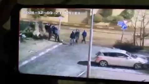 תיעוד: אלמונים ניפצו חלונות רכב של ערבים בשייח' ג'ראח