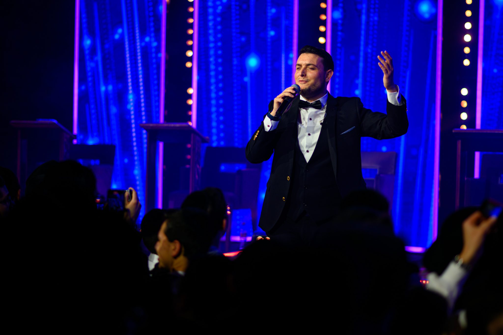 במעמד רב רושם: הרב שלמה קאהן הוכתר כחתן ההלכה של אירופה במעמד רב רושם: הרב שלמה קאהן הוכתר כחתן ההלכה של אירופה