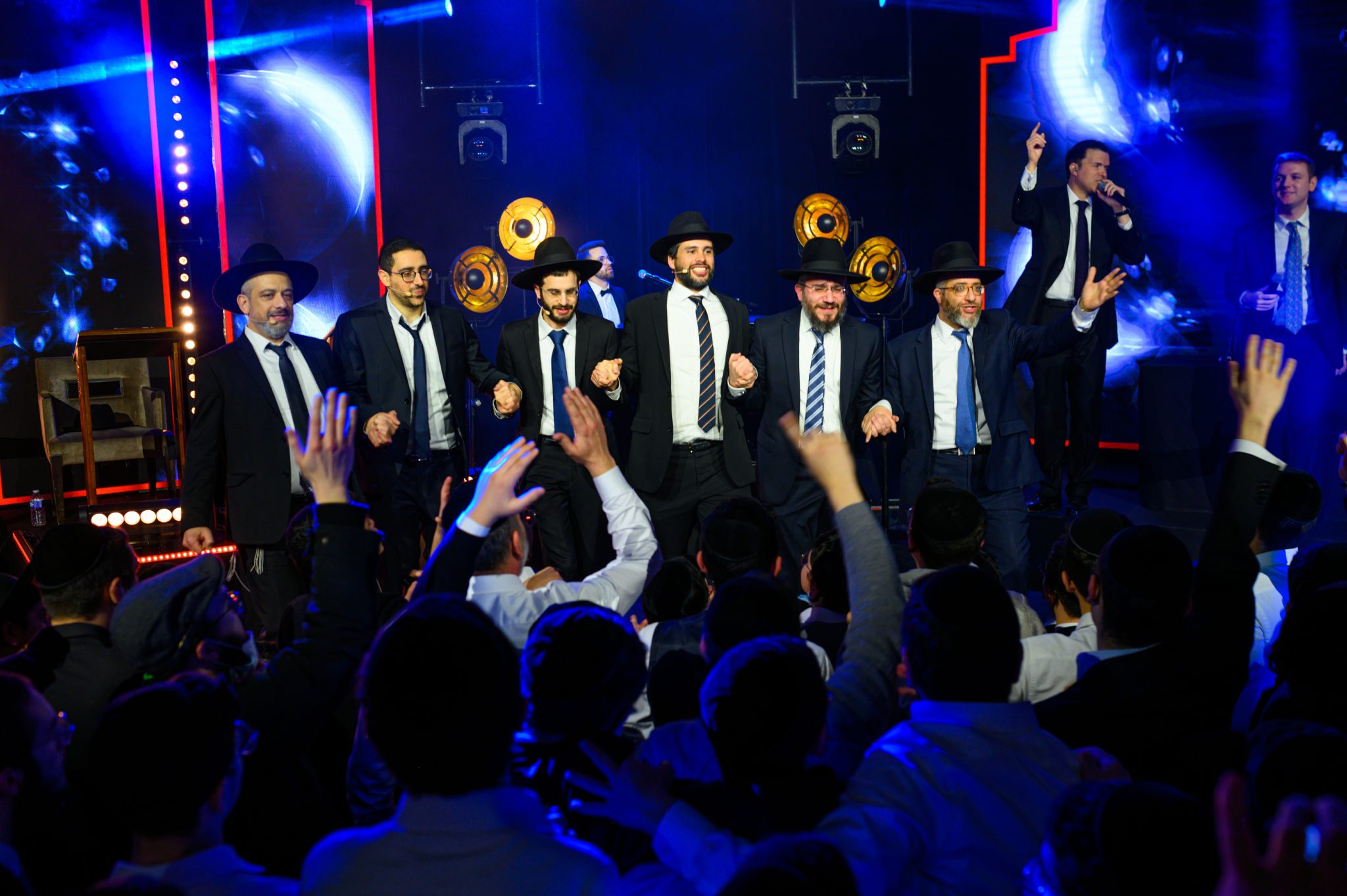 במעמד רב רושם: הרב שלמה קאהן הוכתר כחתן ההלכה של אירופה במעמד רב רושם: הרב שלמה קאהן הוכתר כחתן ההלכה של אירופה