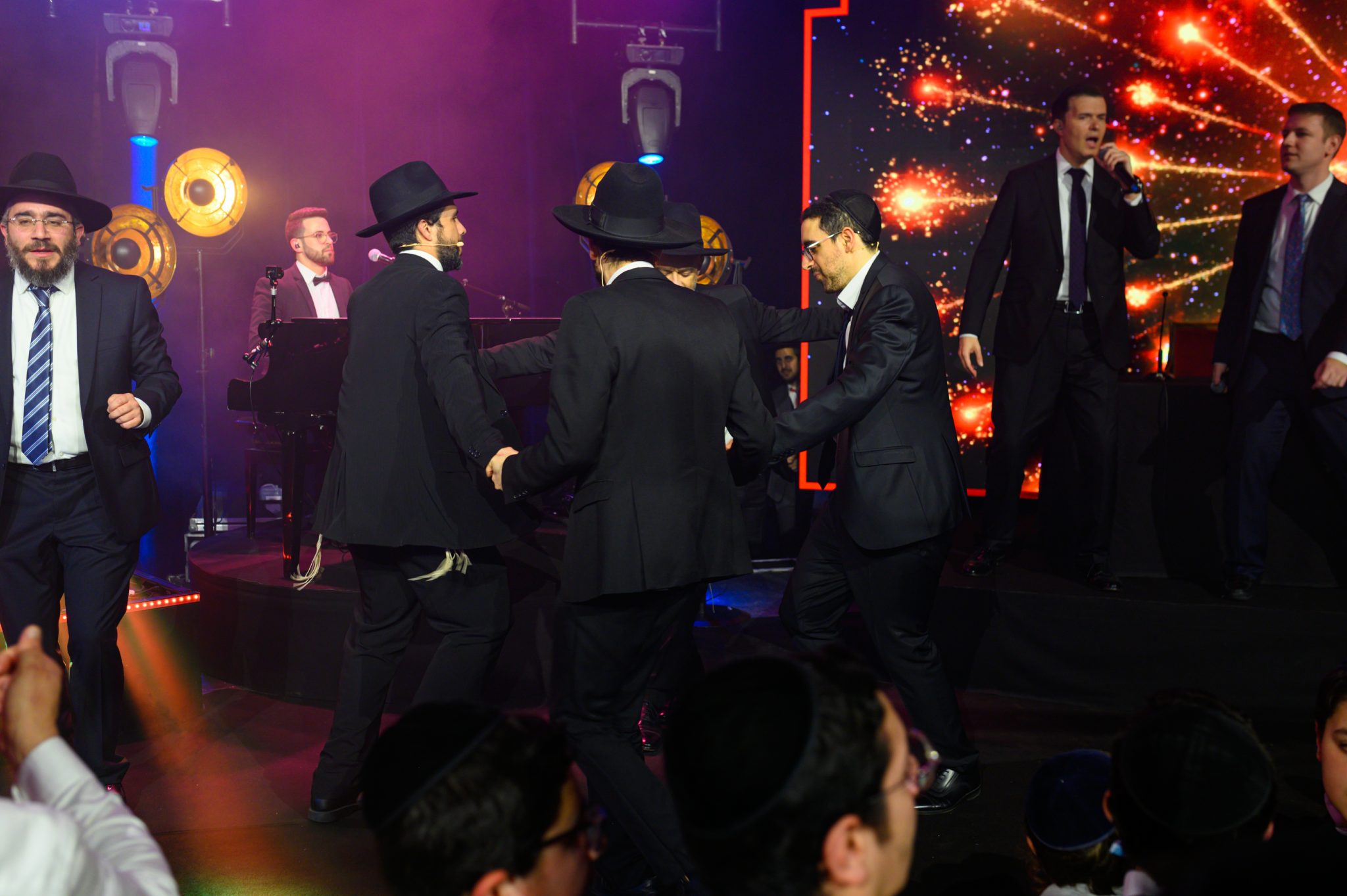 במעמד רב רושם: הרב שלמה קאהן הוכתר כחתן ההלכה של אירופה במעמד רב רושם: הרב שלמה קאהן הוכתר כחתן ההלכה של אירופה