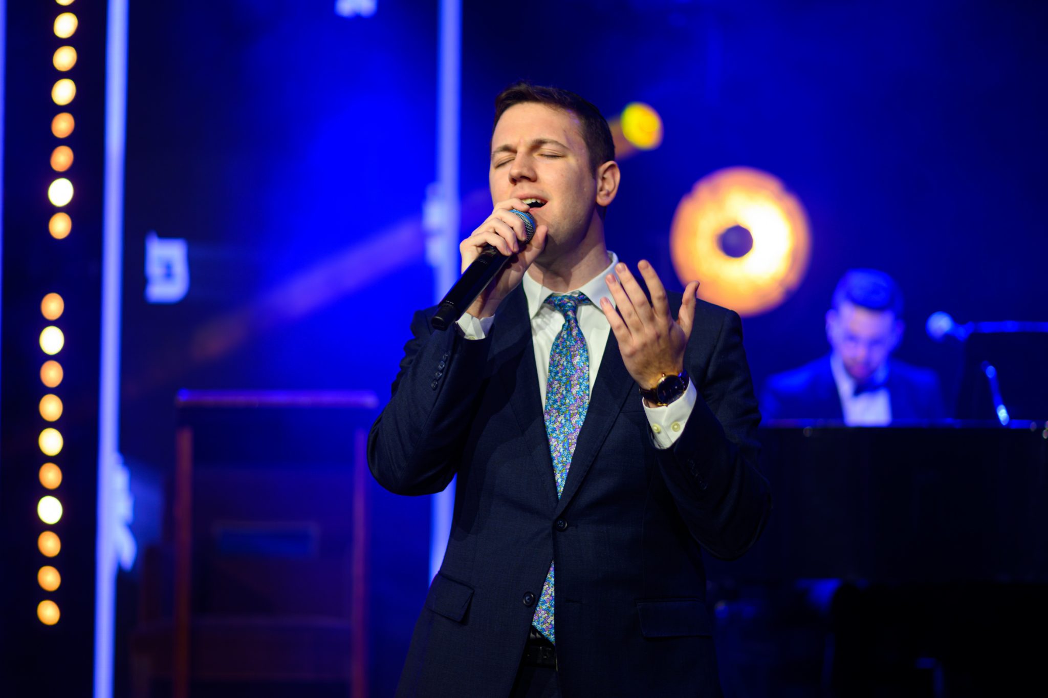 במעמד רב רושם: הרב שלמה קאהן הוכתר כחתן ההלכה של אירופה במעמד רב רושם: הרב שלמה קאהן הוכתר כחתן ההלכה של אירופה