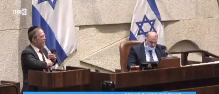 פינדרוס לעבאס: אתה לא מאמין בשירות חובה, למה הצבעת בעד?