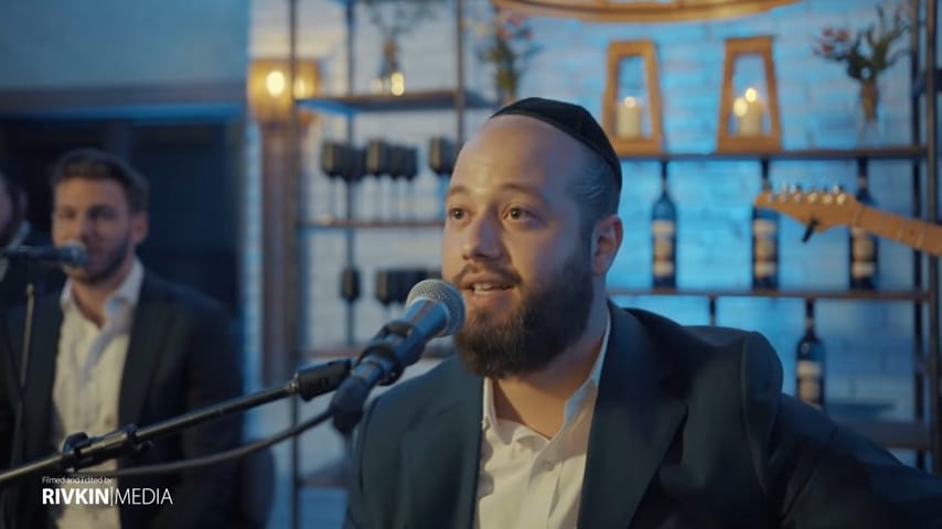 מוטי פלדמן והחברים מרגשים בקומזיץ מיוחד