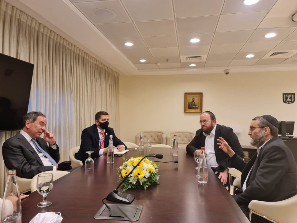 ח"כ גפני נועד עם שגריר ארה"ב בישראל תומאס ניידס
