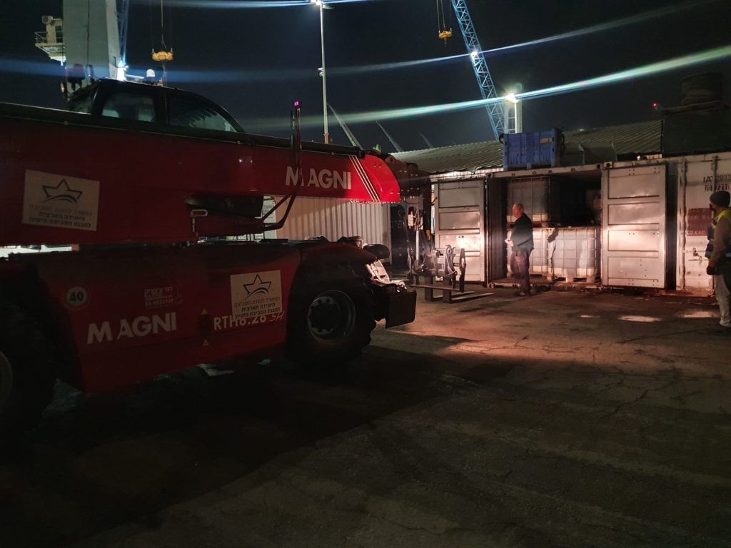 חדר מצב מיוחד נפתח בעקבות כתם שמן המתקרב לחופי ישראל חדר מצב מיוחד נפתח בעקבות כתם שמן המתקרב לחופי ישראל