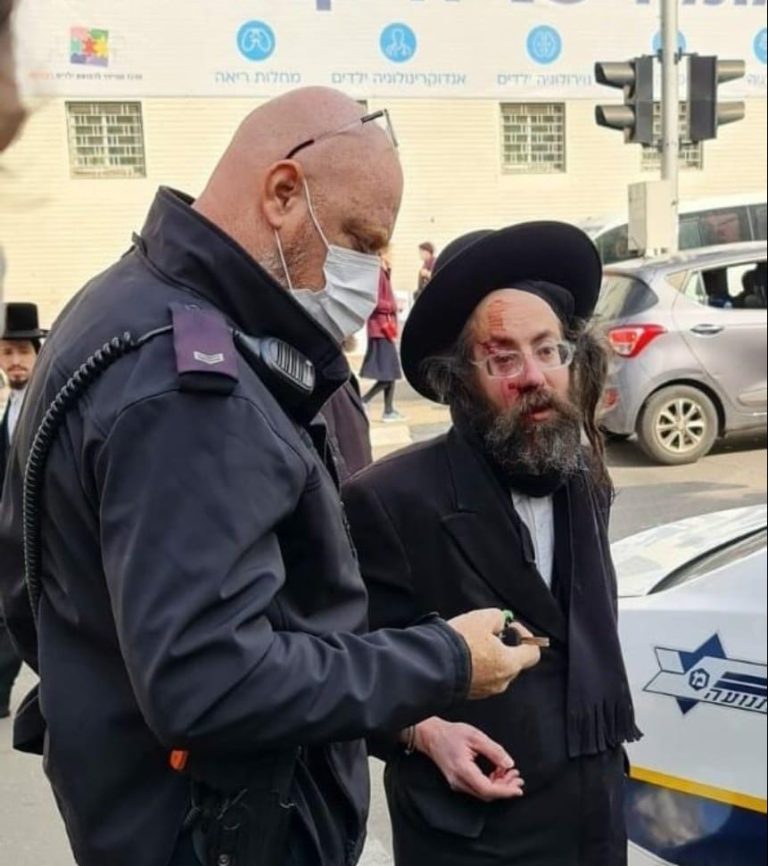 במרכז בני ברק: אדם מבוגר נעצר באלימות בגין אי עטיית מסיכה