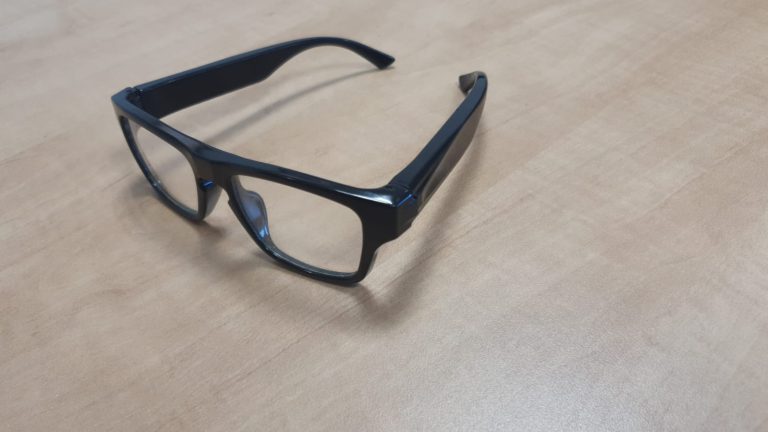 עין רואה: צילם באמצעות המשקפים וגנב את הציבור