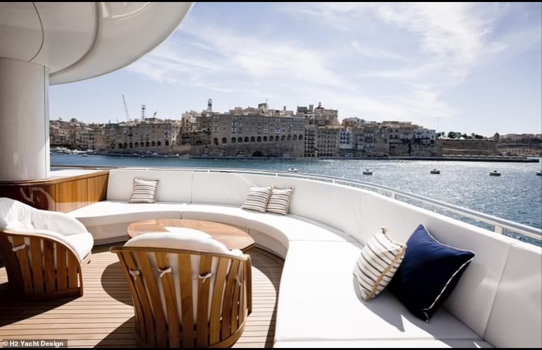 דיווח: היאכטה של פוטין "ברחה" מגרמניה לפני סיום השיפוצים דיווח: היאכטה של פוטין "ברחה" מגרמניה לפני סיום השיפוצים