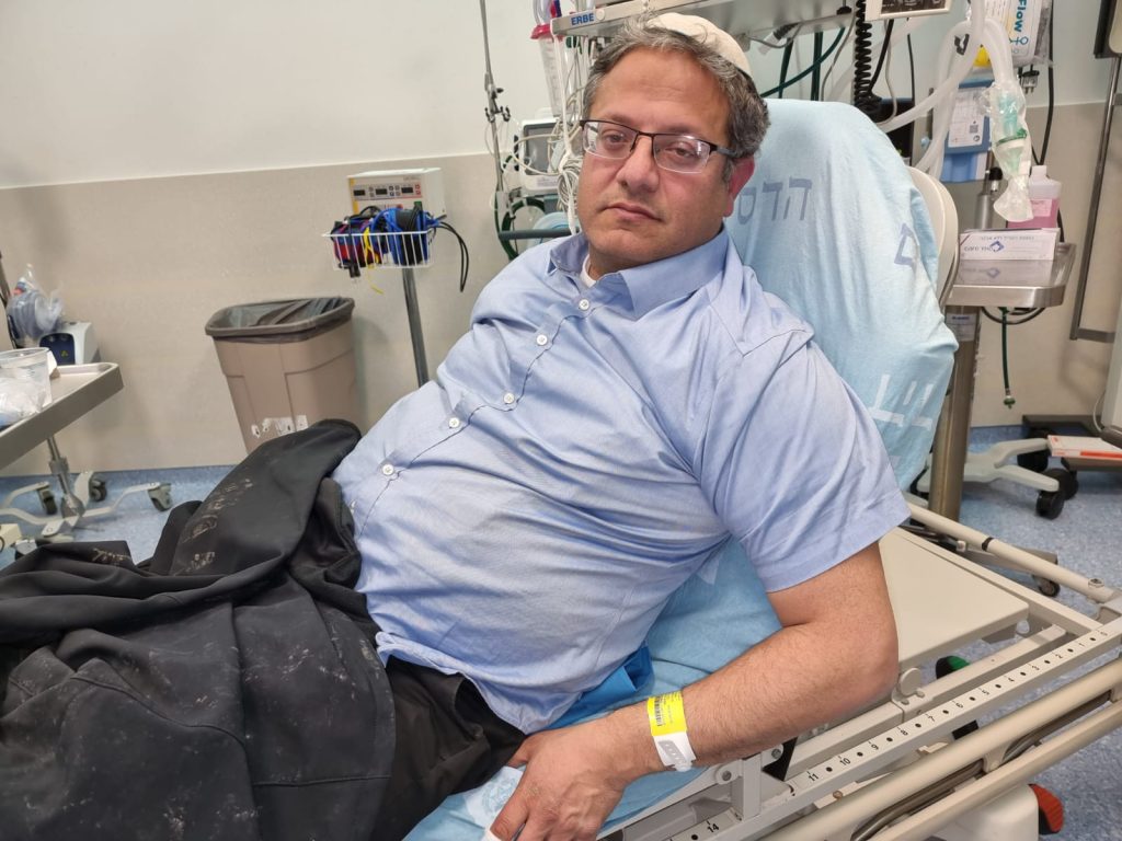 ח"כ בן גביר שב מביה"ח ללשכה ב'שמעון הצדיק': "לא יעזור להם"