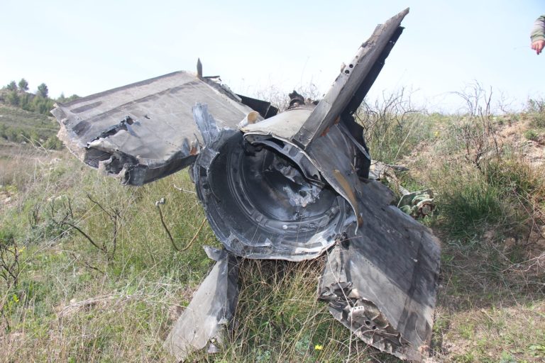 סמוך ליישוב: תלמידי הישיבה מצאו את שרידי הטיל הסורי