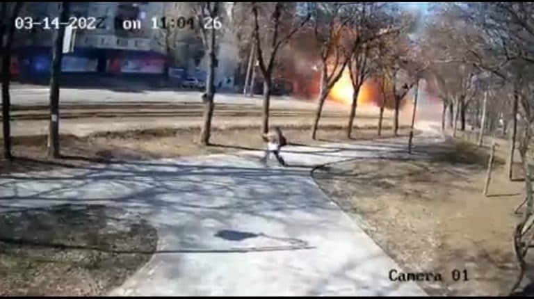 התקיפות נמשכות אבל רוסיה מדווחת על מו"מ מתקדם
