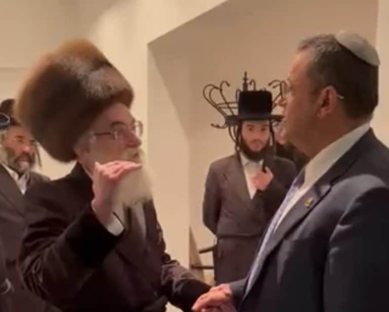 האדמו"ר לראש העיר: אתה תהיה אחראי על הארגון של ביאת המשיח