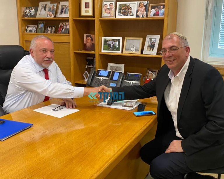 ניר אורבך איים וגזירת המעונות נדחתה לשנת 2024