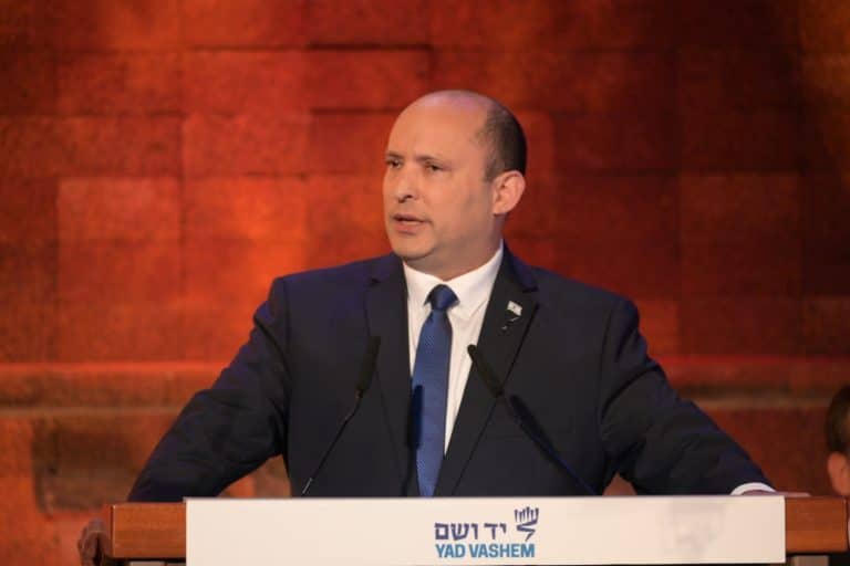 בנט לא הזכיר את איראן בנאומו בטקס יום השואה