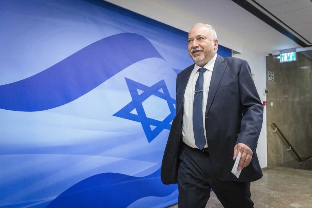 הדרישה: כיפת ברזל לבחורי הישיבות/ זיסמן עושה סדר