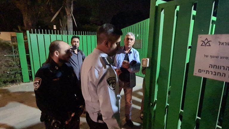 בגלל ליקויים במזון: 3 דיירים מתו במעון בחולון
